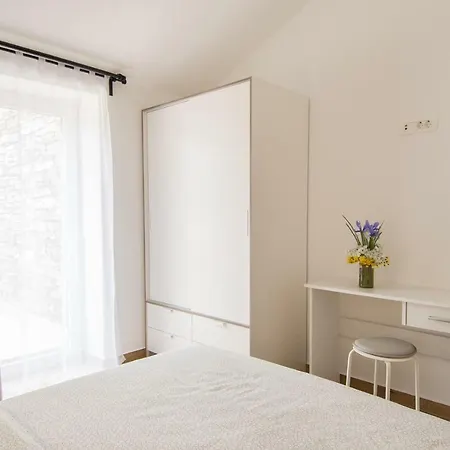 Lägenhet Bruneta 1 With Sea View