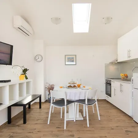 Bruneta 1 With Sea View Lägenhet Tar-Vabriga